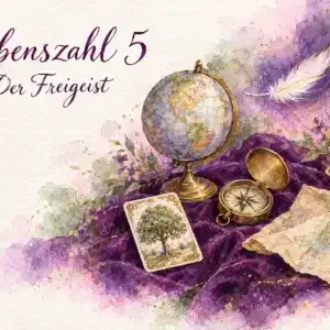 Lebenszahl 5: Aquarell mit Globus, Lenormandkarte Baum, Kompass, Feder, Landkarte und Kerze auf violettem Samt